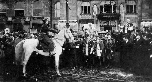 Horthy Miklós a Nemzeti Hadsereg élén bevonul Budapestre - Gellért Szálló, 1919.11.16