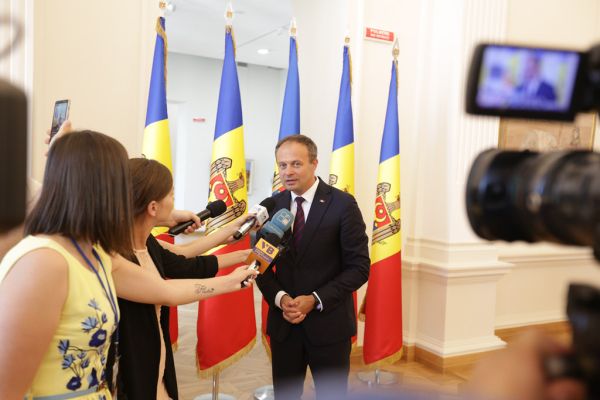 Distincțiile Parlamentului pentru personalităților cu rezultate remarcabile în diferite domenii de activitate în semn de