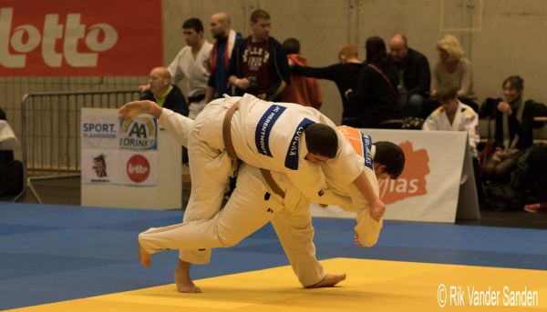 Glenn Holsbeeks (JS Lummen) vs Jari Loockx (JC Herenthout)