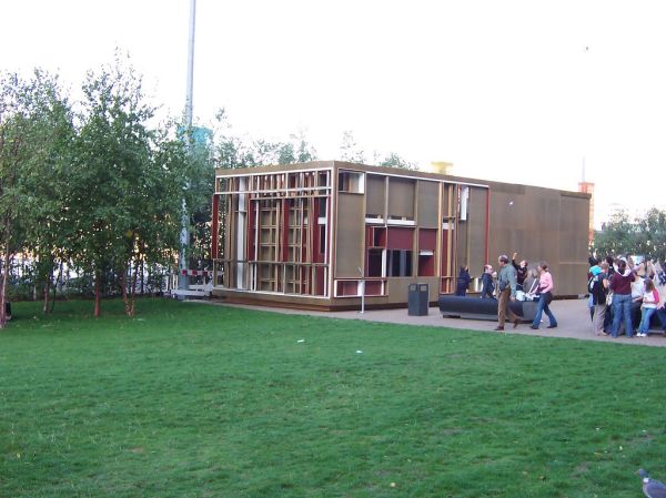 'Denkmal 53' by Jan De Cock, Outside Tate Modern