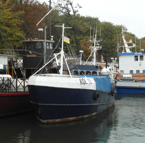 Fischkutter KOŁ-15 liegt zum Verkauf auf