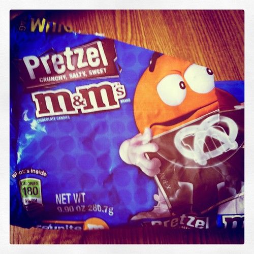 M&M's au goût bretzel. Finalement ultra-addictif !! #Kilucru