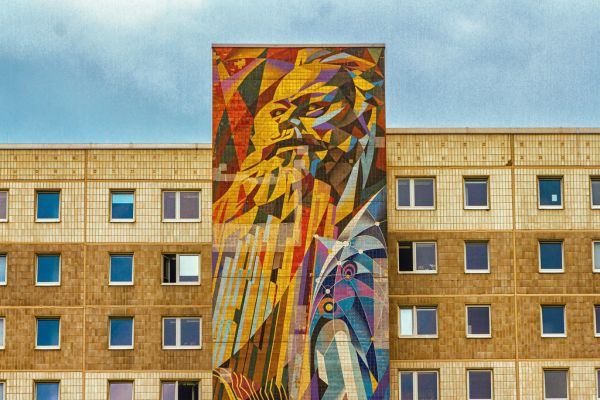 Karl Marx by Josep Renau in Halle Neustadt