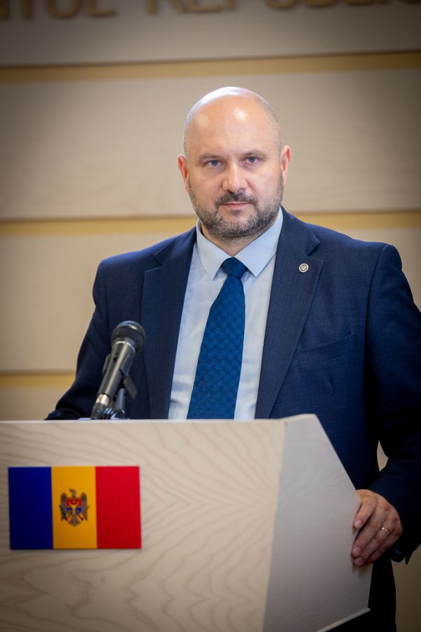 27.06.2023 - Briefing susținut de ministrul Energiei, Victor Parlicov, și secretarul de stat la Ministerul Energiei din 