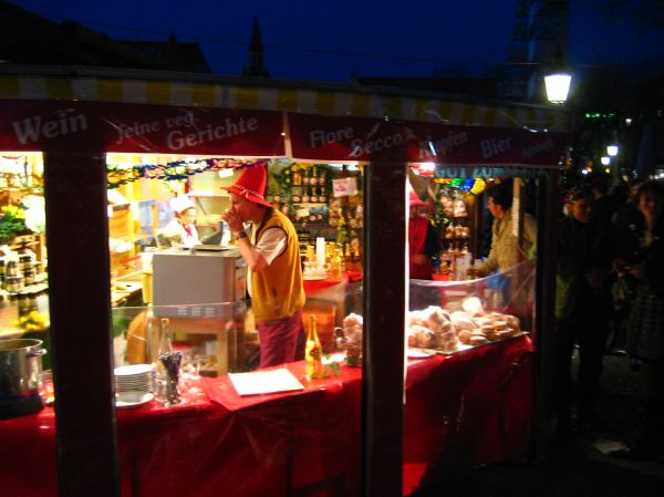 Food stand in Viktualienmarkt
