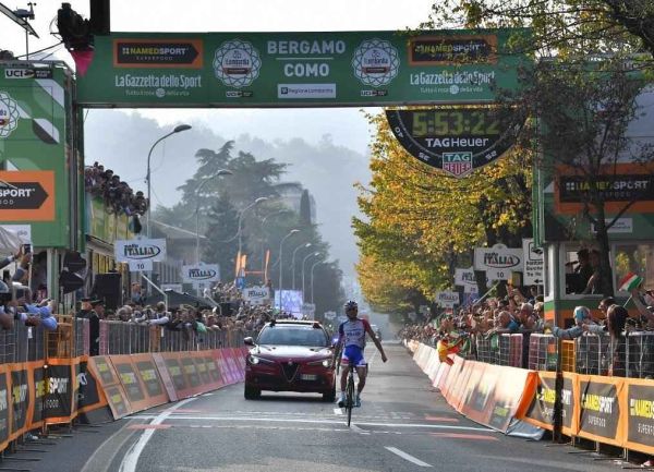 GIRO DI LOMBARDIA: PINOT VINCE LA PRIMA CLASSICA MONUMENTO DELLA SUA CARRIERA SECONDO NIBALI