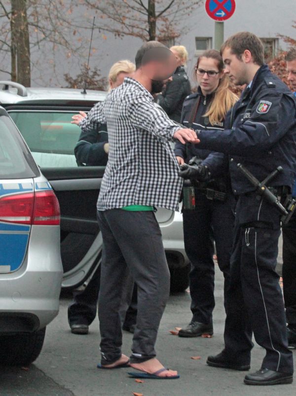 Flüchtlingsunterkunft-Siegen-Massenschlägerei-Polizei-Großeinsatz (9)