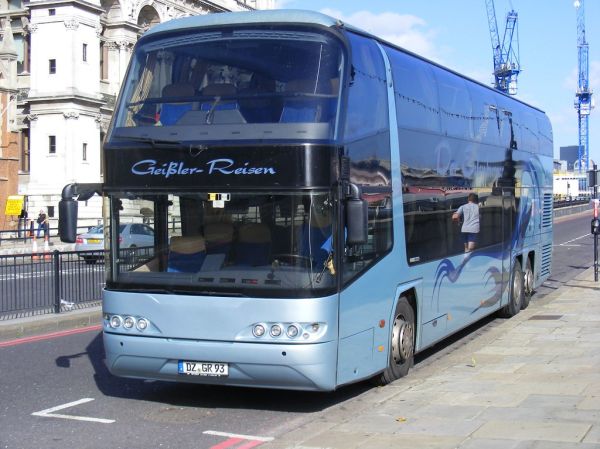 Neoplan Skyliner. Geißler Reisen DZ-GR 93, Eilenburg.