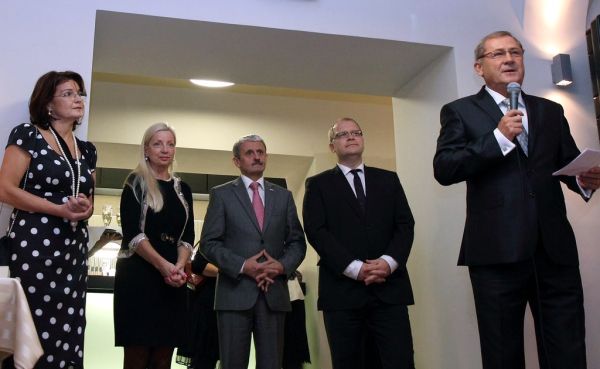 Foreign Minister Urmas Paet together with Slovakian Foreign Minister Mikuláš Dzurinda opened Estonia’s first honorary co