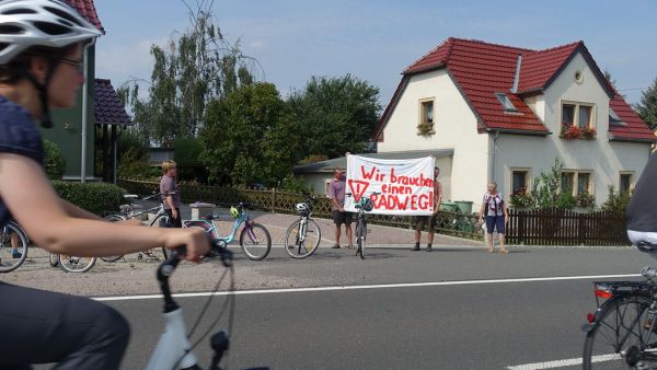 Anwohner fordern Radweg an der S 31