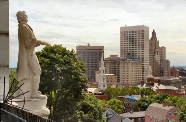B_13A College Hill - Roger Williams Statue (1939) and Downtown Providence from Prospect Terrace (1867) - 75 Congdon Stre