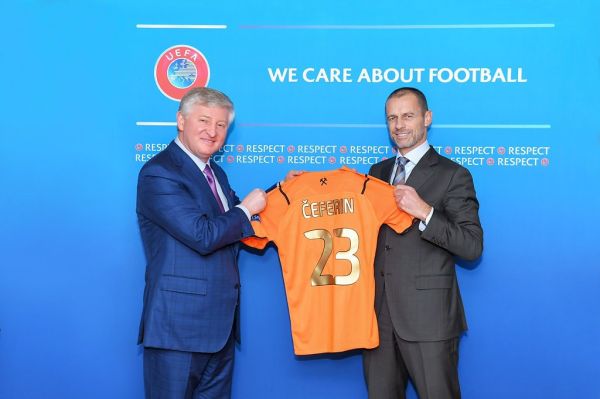 FCShakhtar_Rinat Akhmetov and UEFA president Aleksander Čeferin 12.2021
