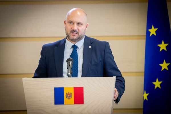 27.06.2023 - Briefing susținut de ministrul Energiei, Victor Parlicov, și secretarul de stat la Ministerul Energiei din 