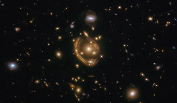 Hubble Snapshot of 'Molten Ring' Galaxy Prompts New Research