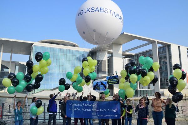 Luftballon-Aktion zu Jamaika-Sondierungsgesprächen