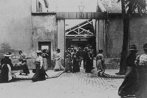 La Sortie de l'Usine Lumière à Lyon