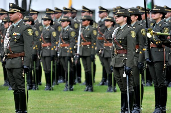 Ministro de Defensa Nacional encabezó ceremonia de ascenso de 60 Oficiales de la Policía Nacional al grado de Teniente C