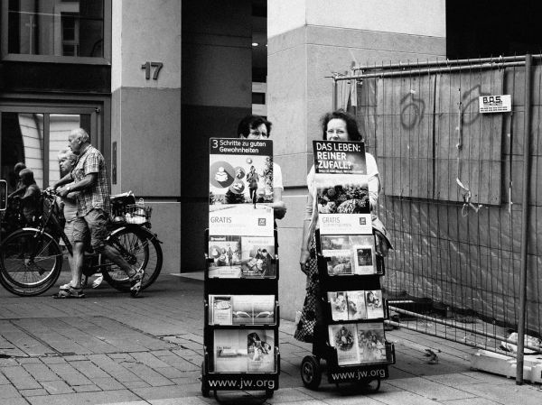 Das Leben: Reiner Zufall? (Life: a pure accident?)