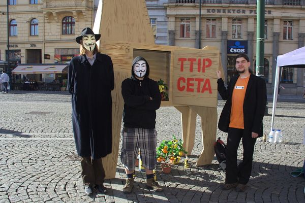 Uvnitř koně jsou nepěkné věci