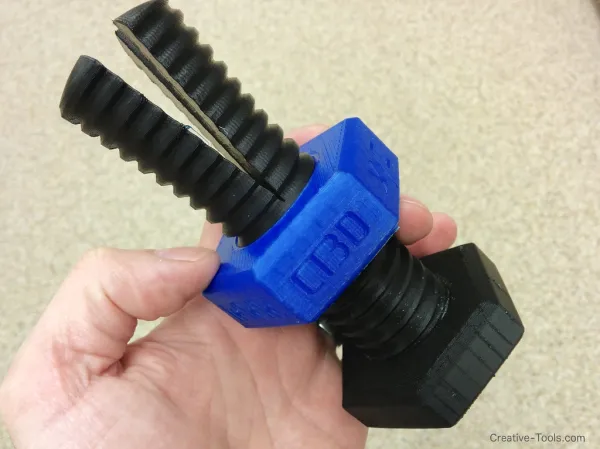Impossible 3D-printed bolt and nut v04