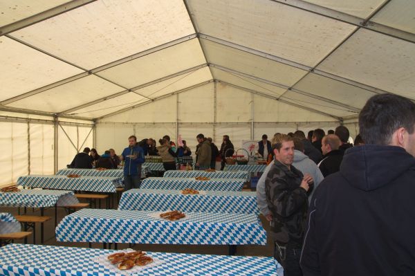 Erster Ansturm zu Mittag 2