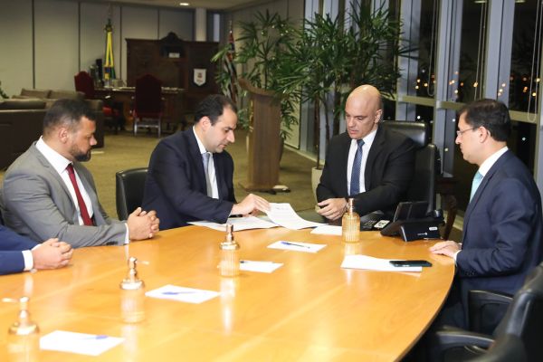 Ministro Alexandre de Moraes recebe Presidente da OAB Beto Simonetti - 08/11/2022