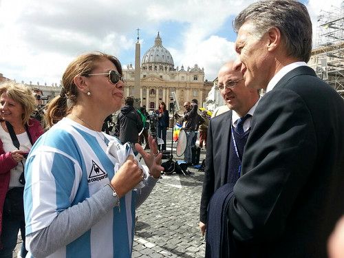Mauricio Macri recorrió la Plaza de San Pedro luego de la misa del Papa Francisco